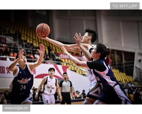 免费篮球比赛直播全面开启 热血赛事精彩纷呈 不容错过 - 副本 (2) - 副本